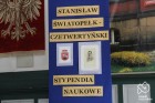 Uczniowie otrzymali stypendia im. S. Czetwertyńskiego (fot. powiat)